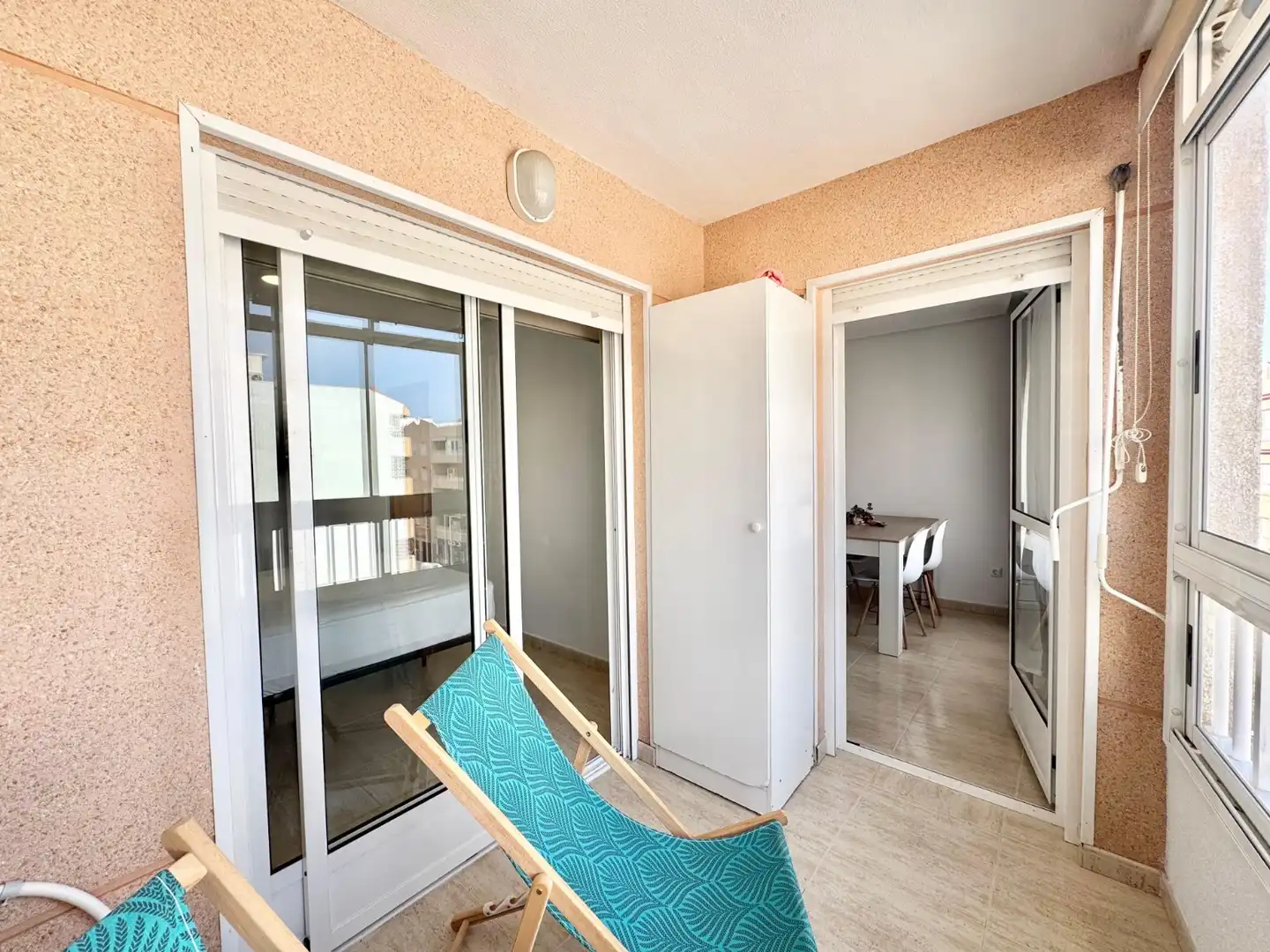 Terrassa de Apartament de lloguer en Guardamar del Segura amb Aire condicionat, Moblat i Rentadora