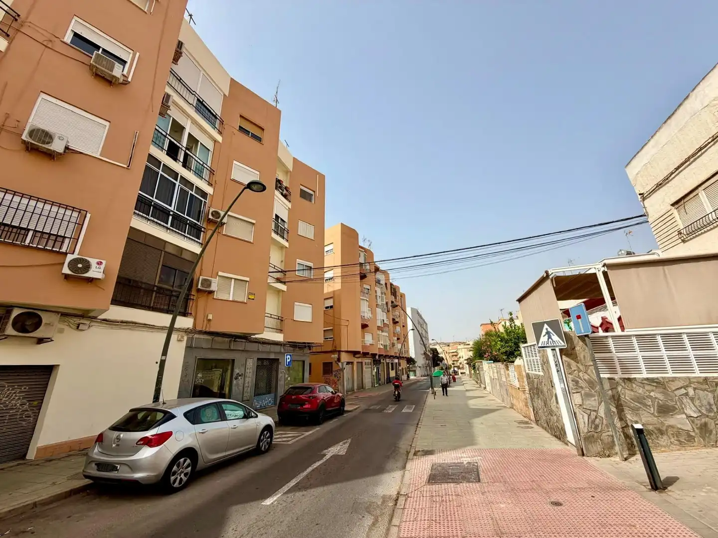 Vista exterior de Piso en venta en Almería con Aire acondicionado y Amueblado