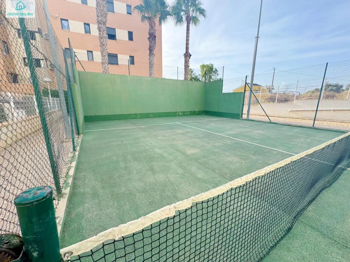 Parking de Apartamento de alquiler en El Campello con Aire acondicionado, Jardín privado y Terraza