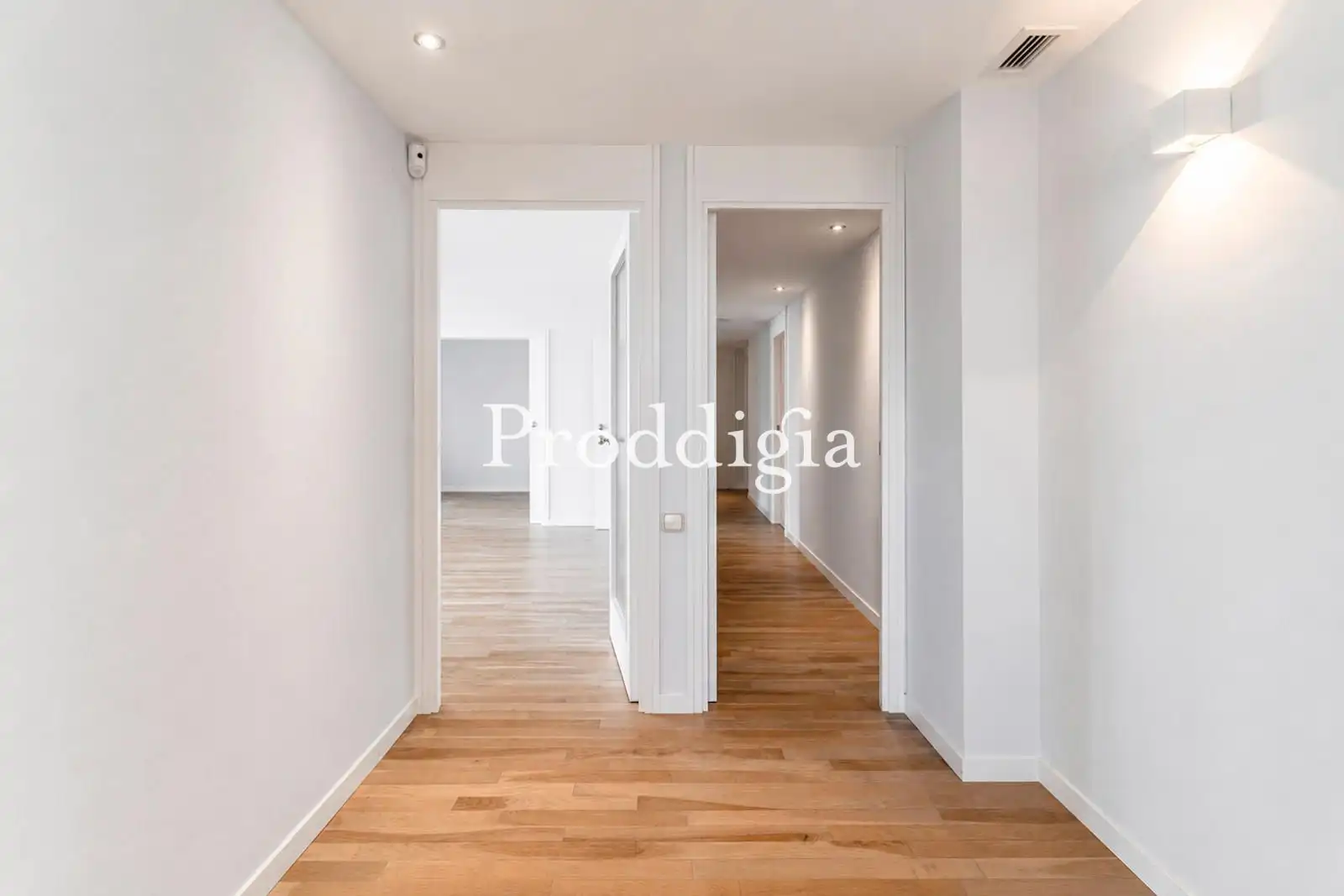 Flat for rent in Via Augusta, Sant Gervasi- Galvany