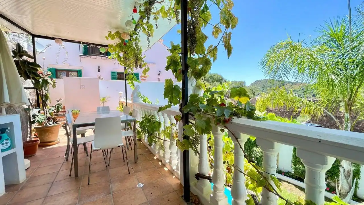 Terrassa de Casa o xalet en venda en Atajate amb Aire condicionat, Calefacció i Jardí privat