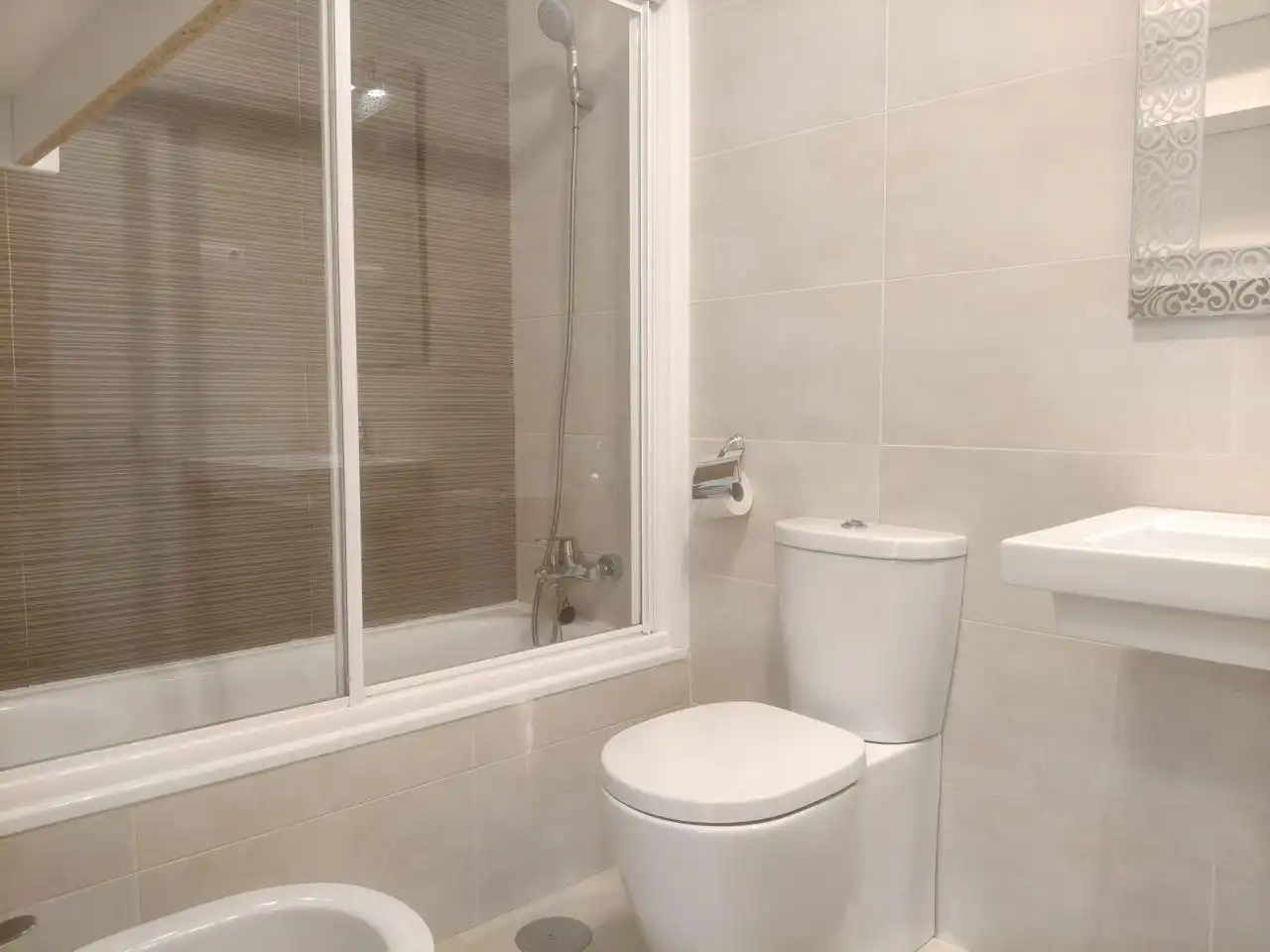 Baño de Piso de alquiler en Málaga con Terraza, Amueblado y Piscina comunitaria