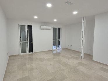 Oficina amb ascensor de lloguer a Calle García de Vinuesa 12