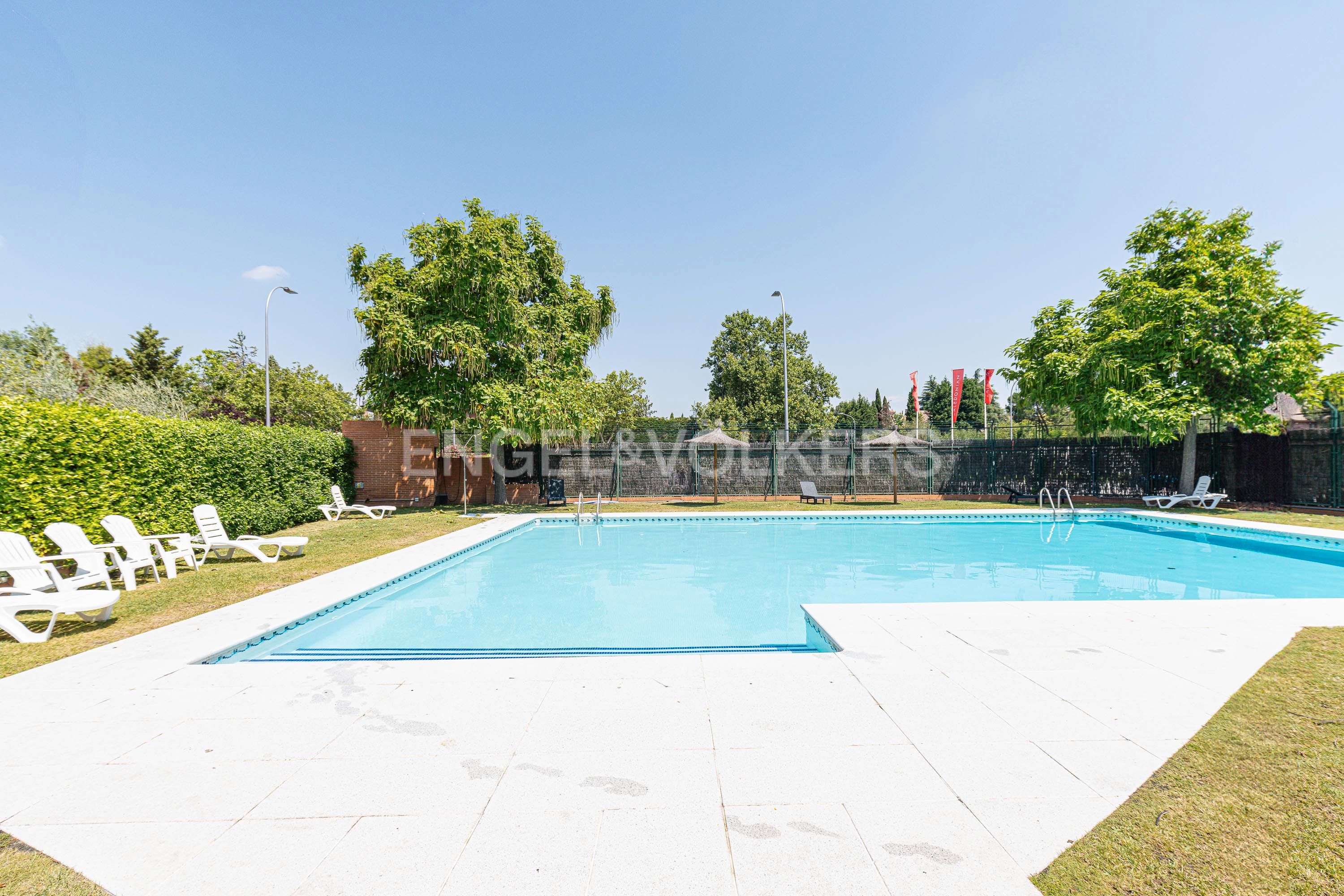 Piscina de Àtic en venda en  Madrid Capital amb Aire condicionat, Calefacció i Terrassa