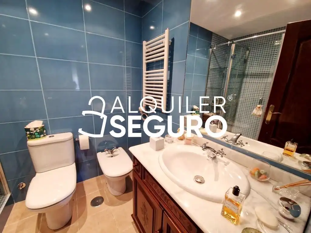 Baño de Piso de alquiler en Fuenlabrada con Aire acondicionado, Calefacción y Terraza