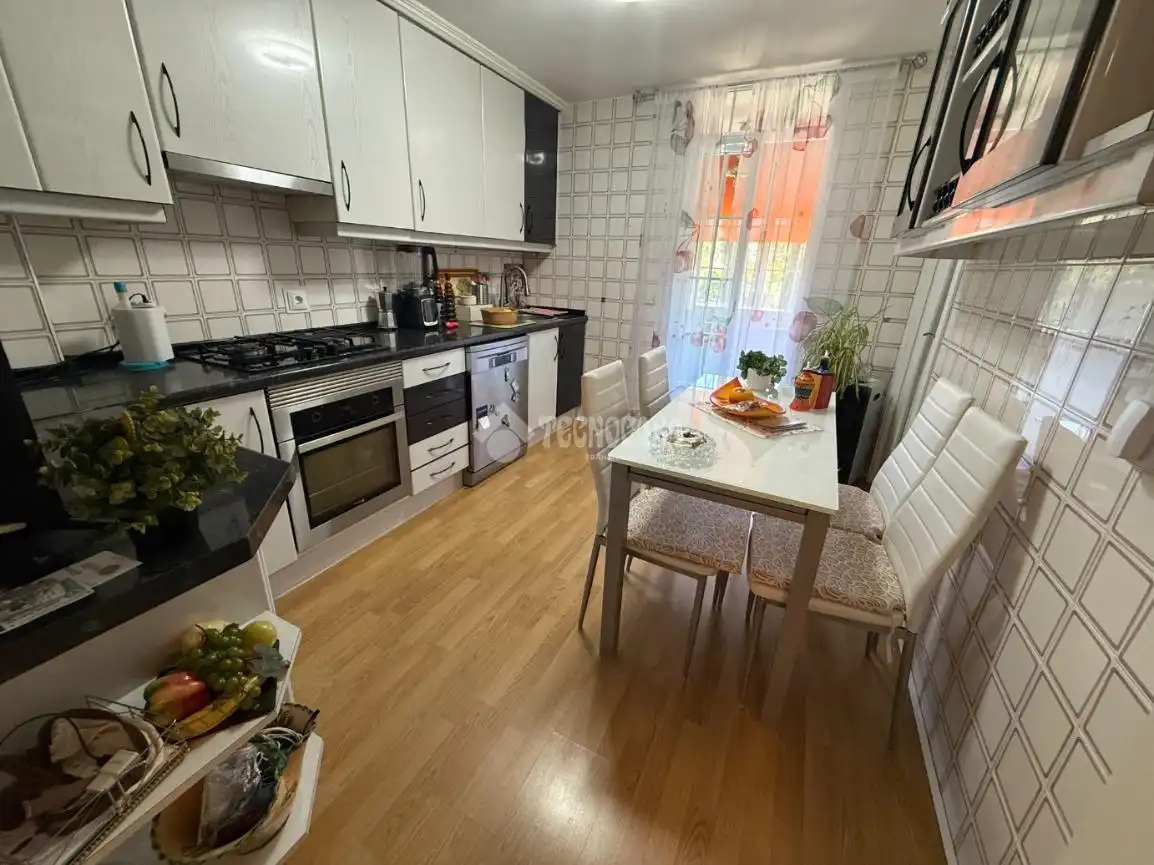 Cocina de Piso en venta en Madrid con Calefacción y Terraza