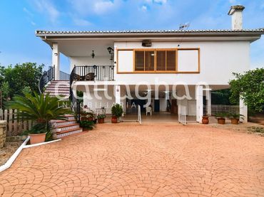Villa mit Pool zum Verkauf in Urbanitzacions i Pedanies Nord