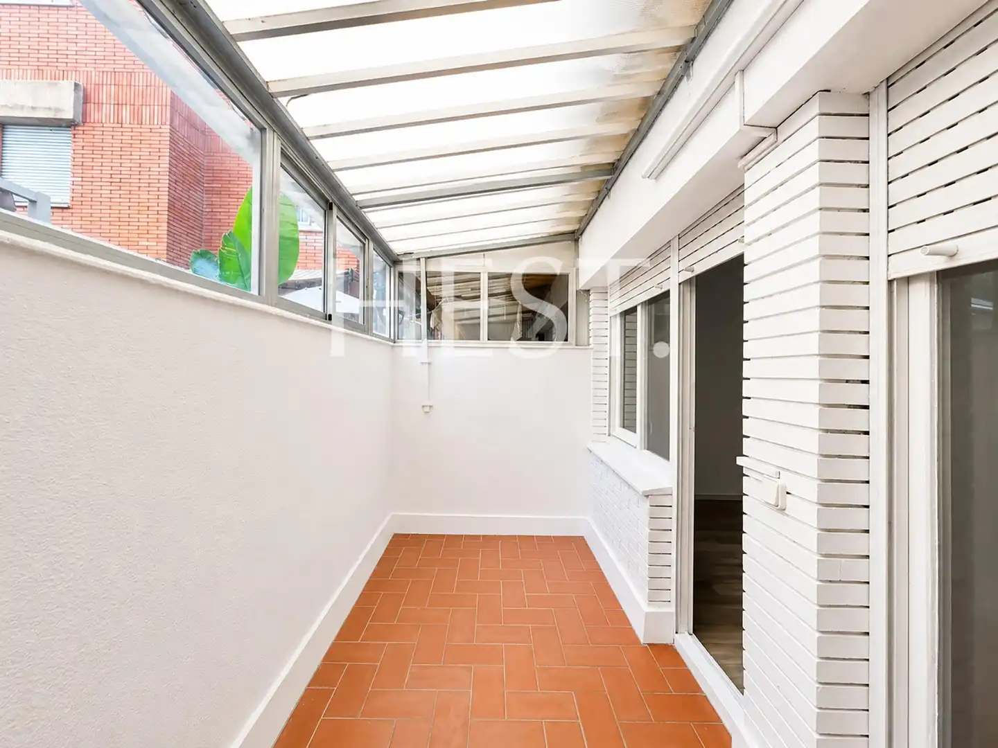 Piso en venta en Barcelona con Calefacción, Terraza y Balcón