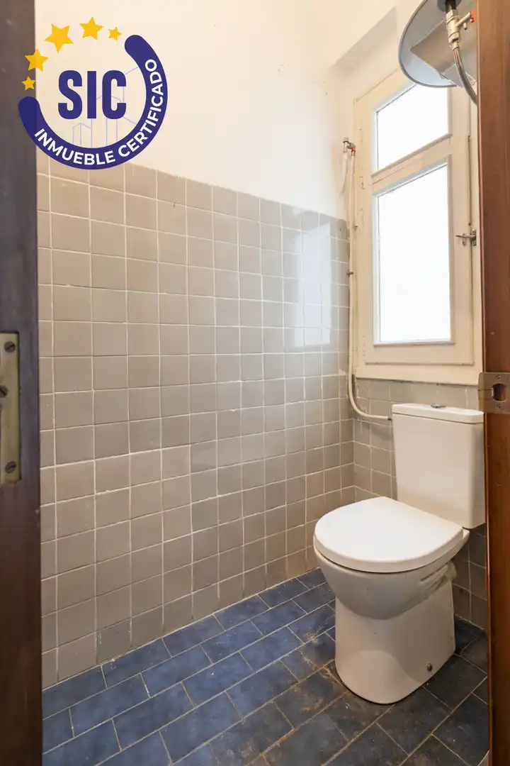 Bathroom of Flat for sale in Valencia