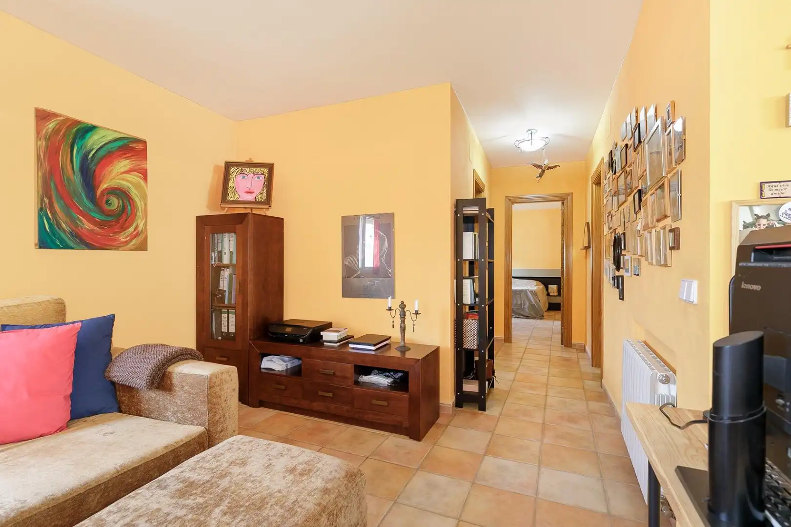 Sala d'estar de Casa o xalet en venda en Moclín amb Aire condicionat, Terrassa i Moblat