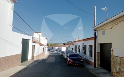 Vista exterior de Casa o xalet en venda en Olivenza amb Aire condicionat, Terrassa i Traster