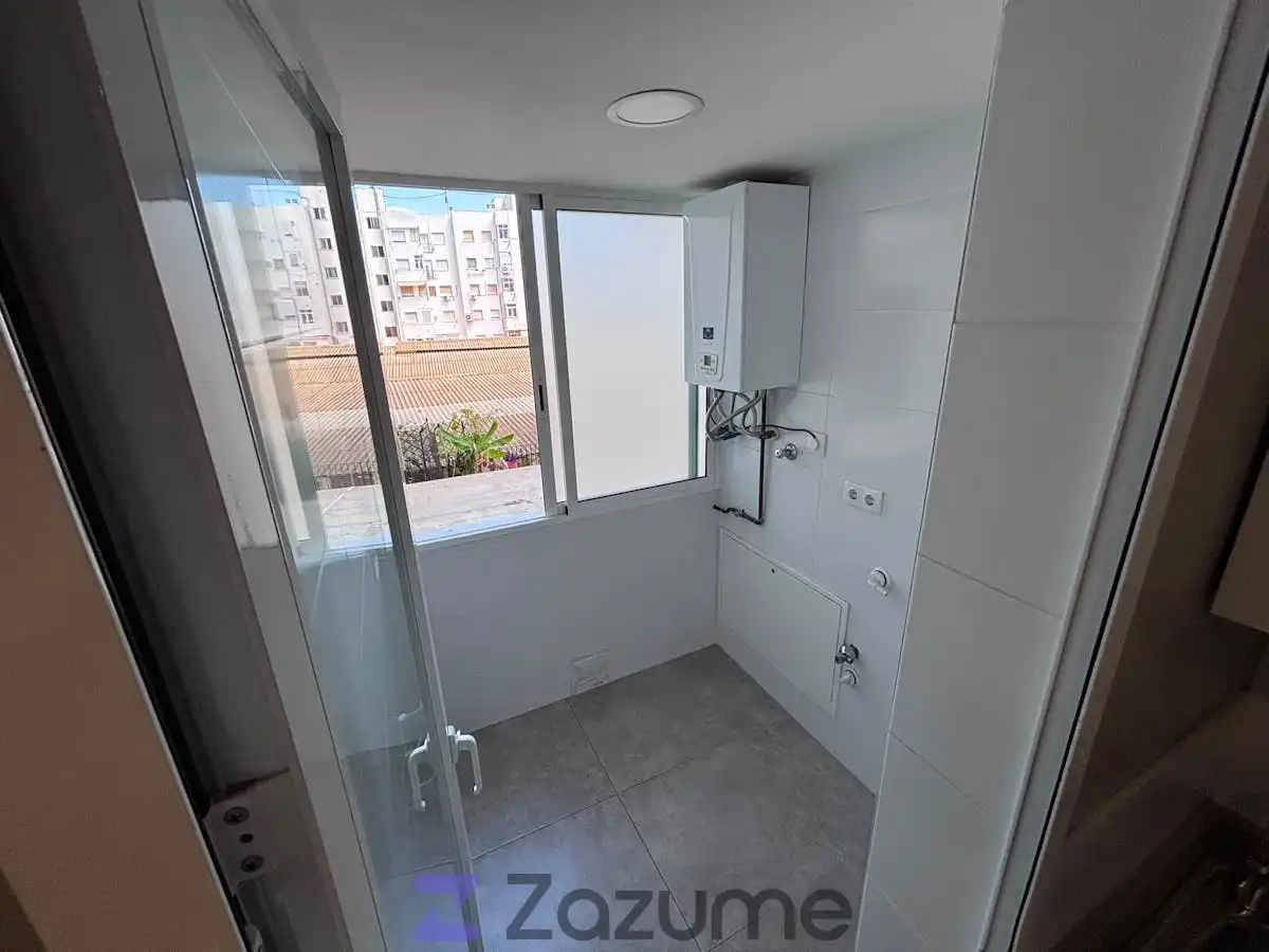 Bathroom of Flat for rent in Cartagena  with Air Conditioner, Heating and Parquet flooring