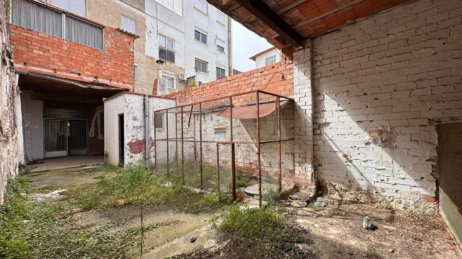 Business premises for sale in Calle AUSIAS MARCH