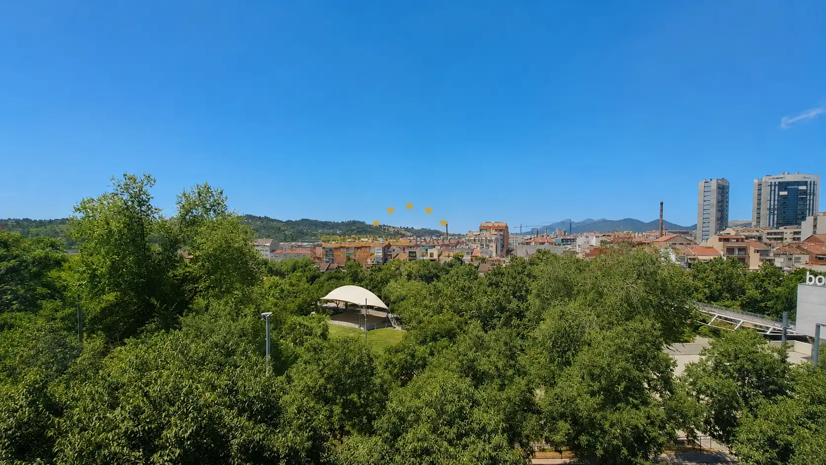 Vista exterior de Piso en venta en Terrassa con Calefacción, Amueblado y Horno