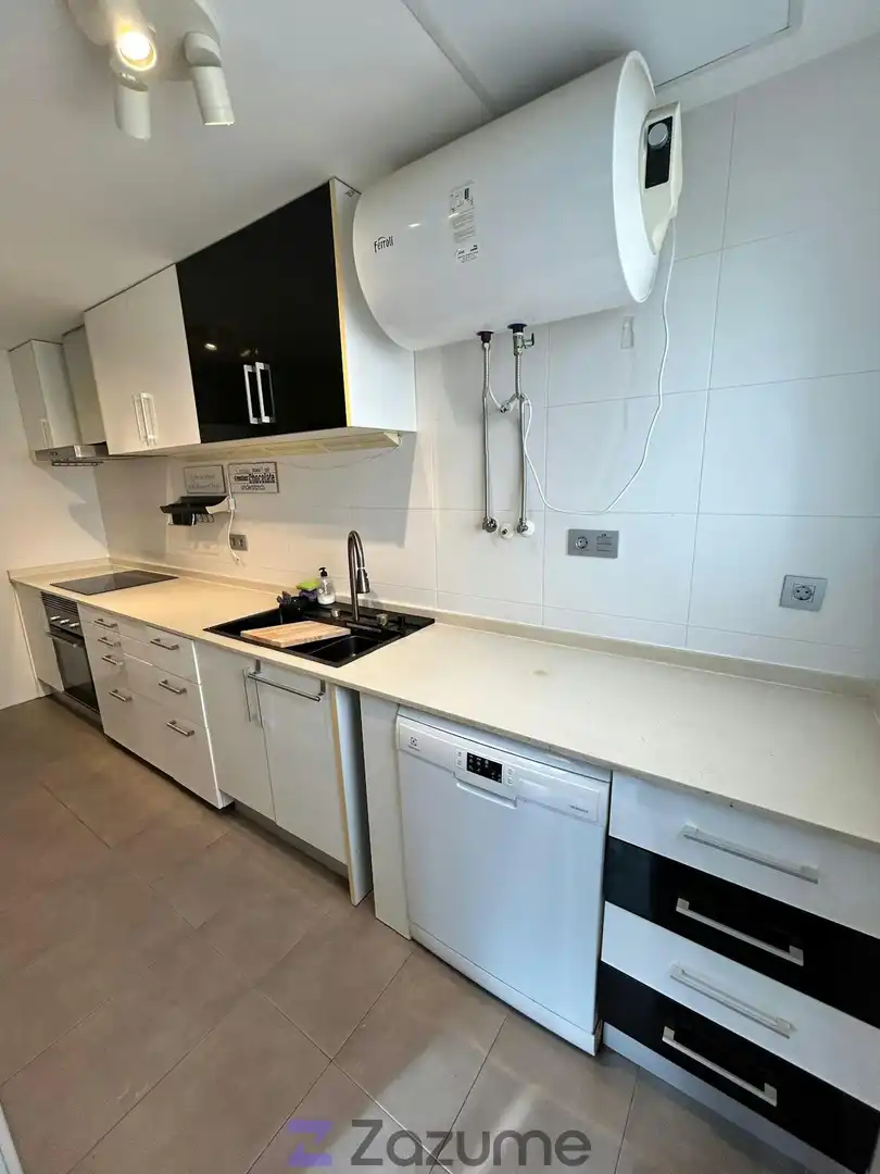 Cocina de Piso de alquiler en Benetússer con Amueblado, Horno y Lavadora