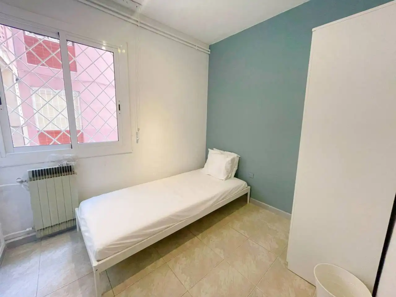 Habitación de Piso de alquiler en Cerdanyola del Vallès con Calefacción y Amueblado