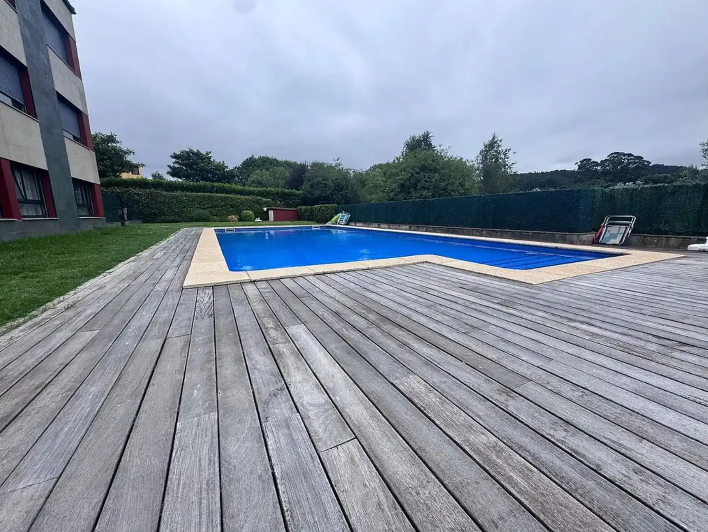 Piscina de Dúplex en venta en Oleiros con Calefacción, Trastero y Amueblado