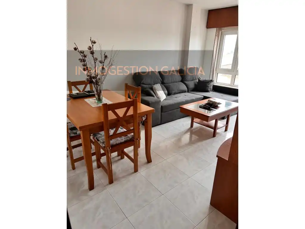 Flat with lift to rent in Avenida Meson