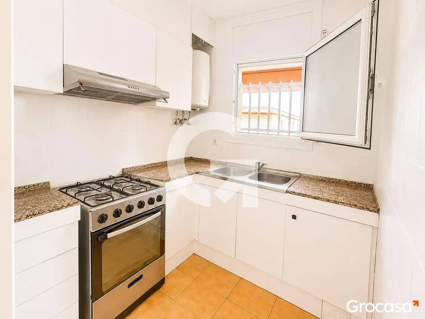 Küche von Wohnung zum Verkauf in Cubelles mit Klimaanlage, Heizung und Ofen
