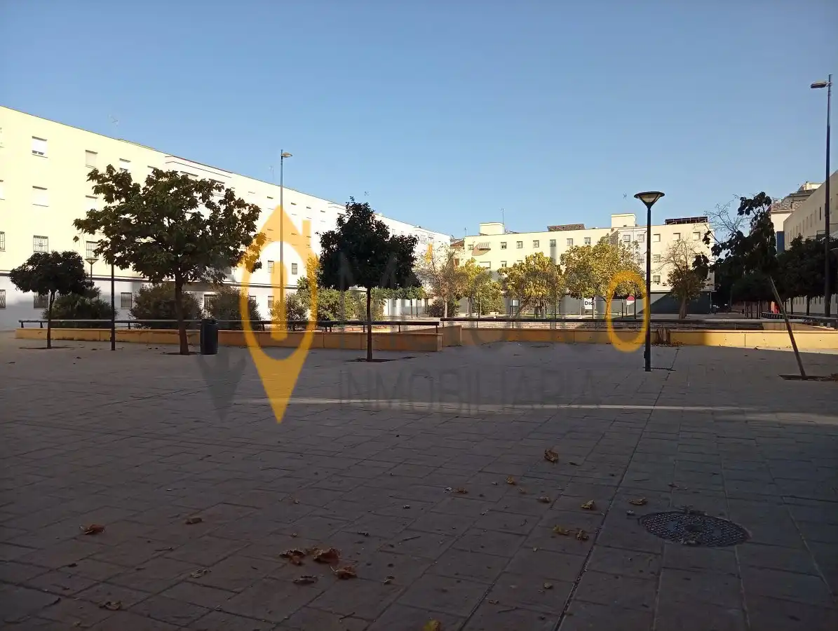 Exterior view of Flat for rent in Sevilla  with Air Conditioner, Heating and Parquet flooring