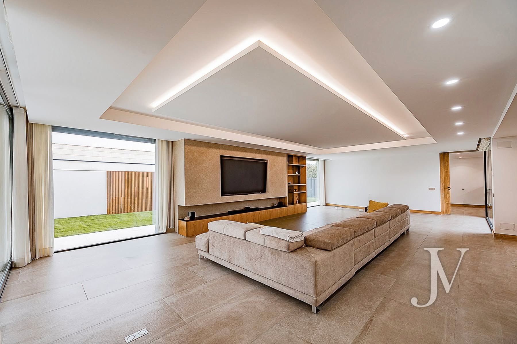 Sala de estar de Casa o chalet en venta en Boadilla del Monte con Aire acondicionado, Calefacción y Jardín privado