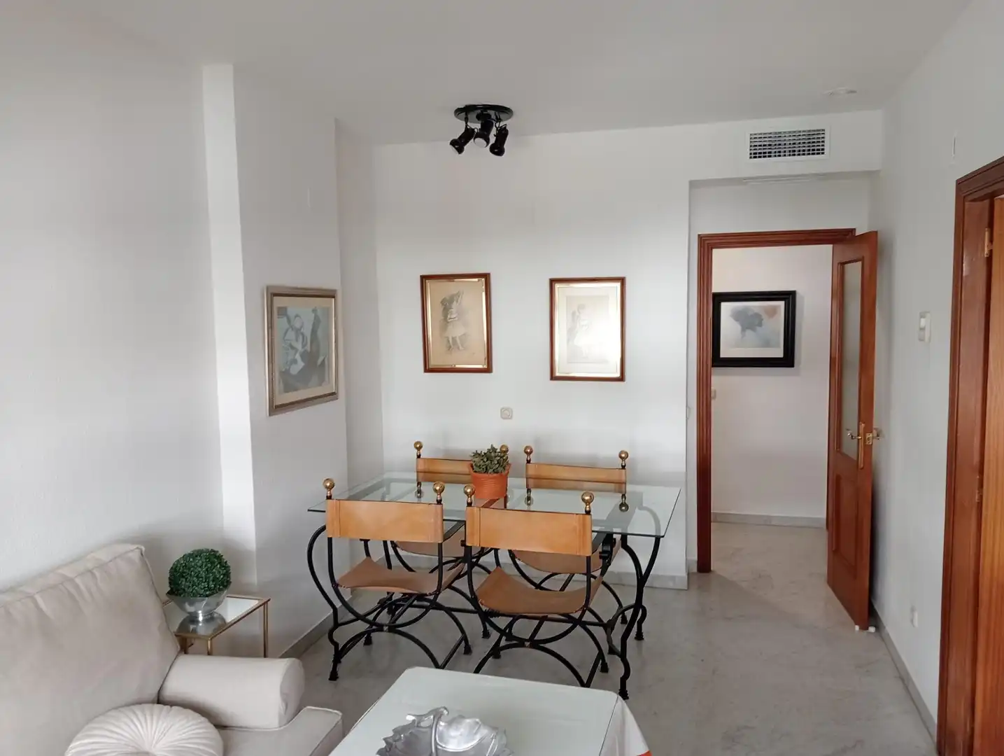 Comedor de Piso de alquiler en Sevilla con Aire acondicionado, Amueblado y Piscina comunitaria