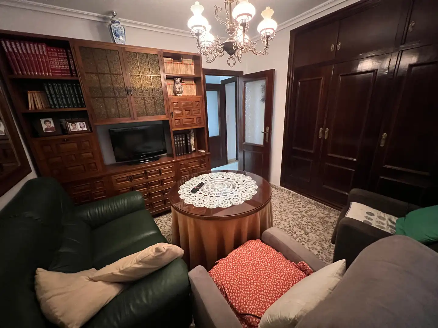Living room of Flat for sale in Jaén  with Air Conditioner, Heating and Furnished