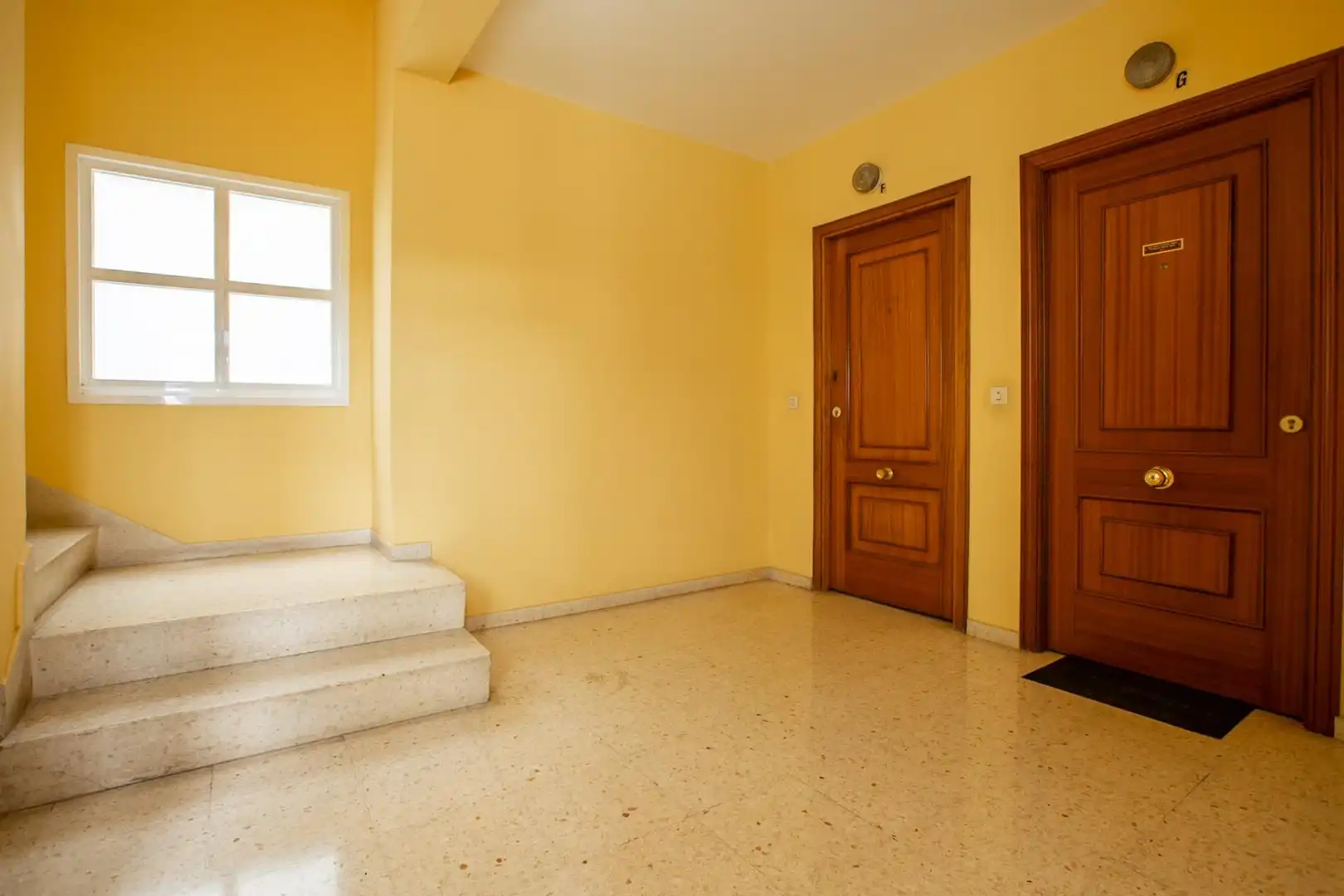 Piso en venta en Pontevedra Capital  con Parquet, Trastero y Balcón