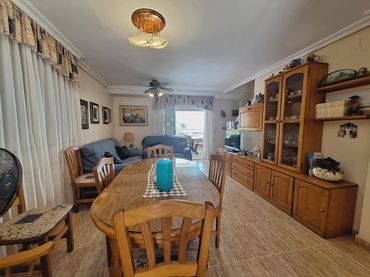 Maison mitoyenne avec balcon à vendre à Calle ALGEMESI, D'