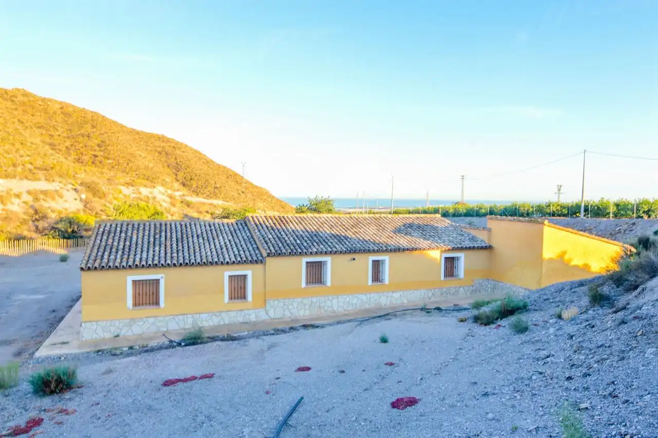 Vista exterior de Casa o xalet en venda en Águilas amb Traster