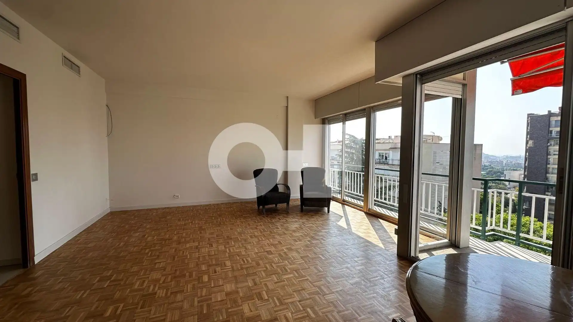Wohnzimmer von Wohnung zur Miete in Barcelona mit Parkett, Terrasse und Alarm