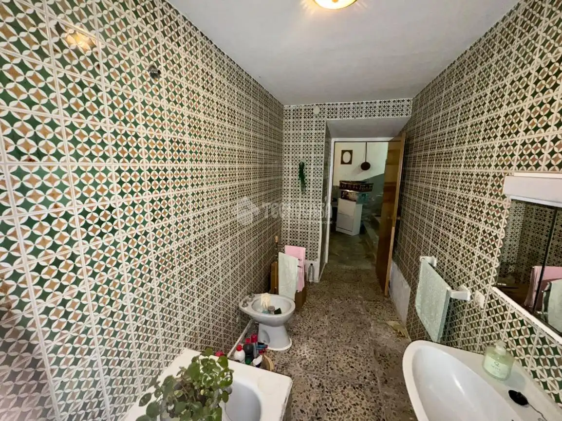 Casa aparellada amb terrassa en venda a C. Carmen, imagen 5