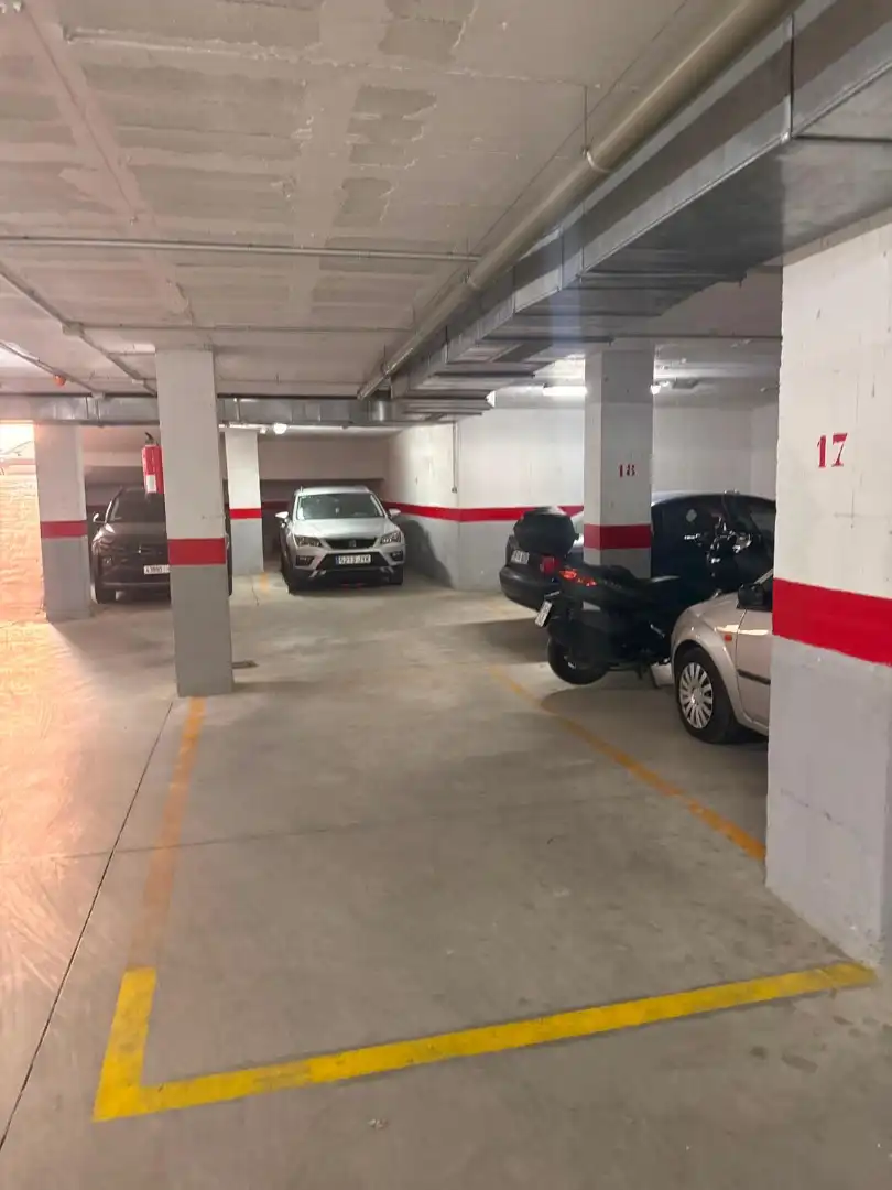 Garaje en venta en Calle Jacinto Benavente, 16, Puerto Deportivo