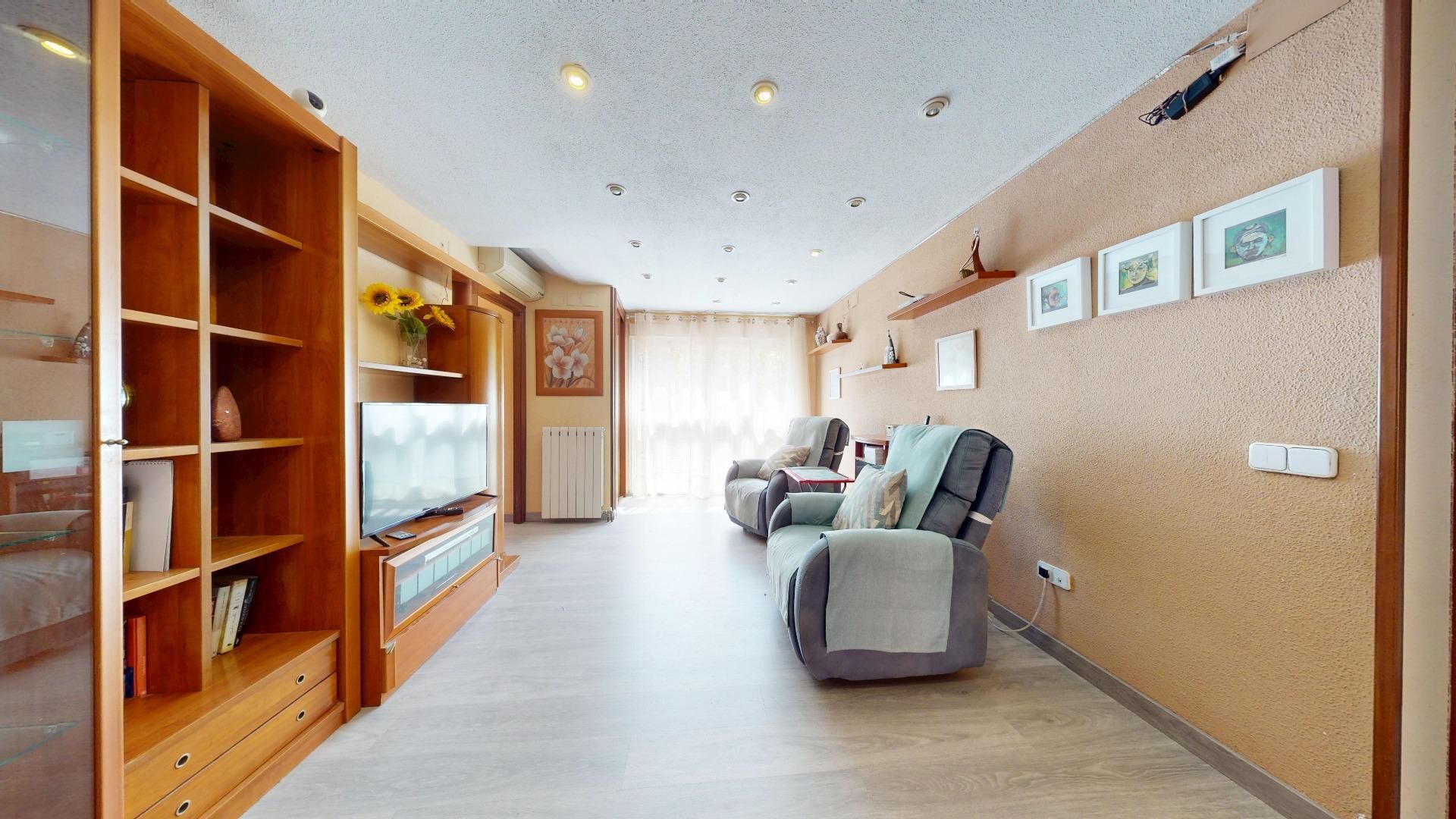 Sala de estar de Piso en venta en  Madrid Capital con Calefacción, Terraza y Balcón