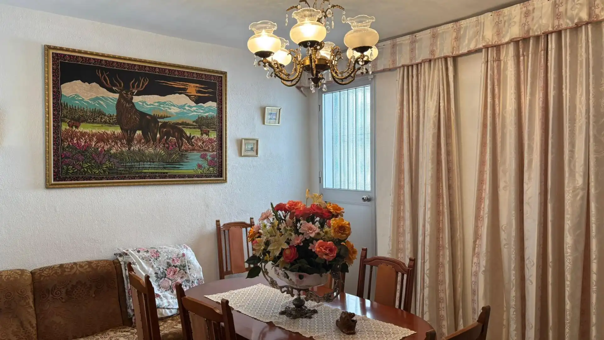 Dining room of Houses for sale in Sevilla  with Air Conditioner, Terrace and Furnished
