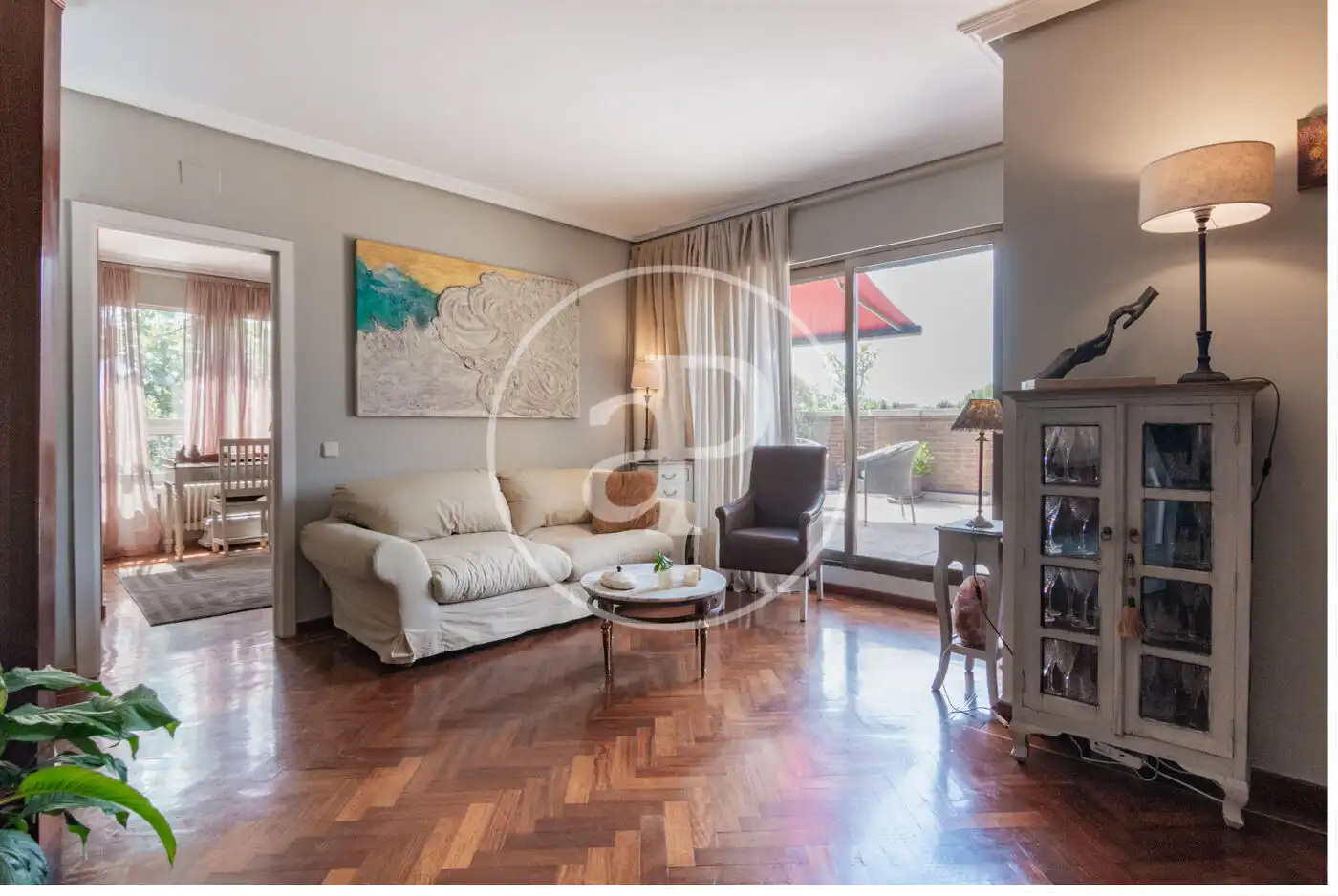 Sala d'estar de Àtic de lloguer en Madrid amb Aire condicionat, Calefacció i Jardí privat