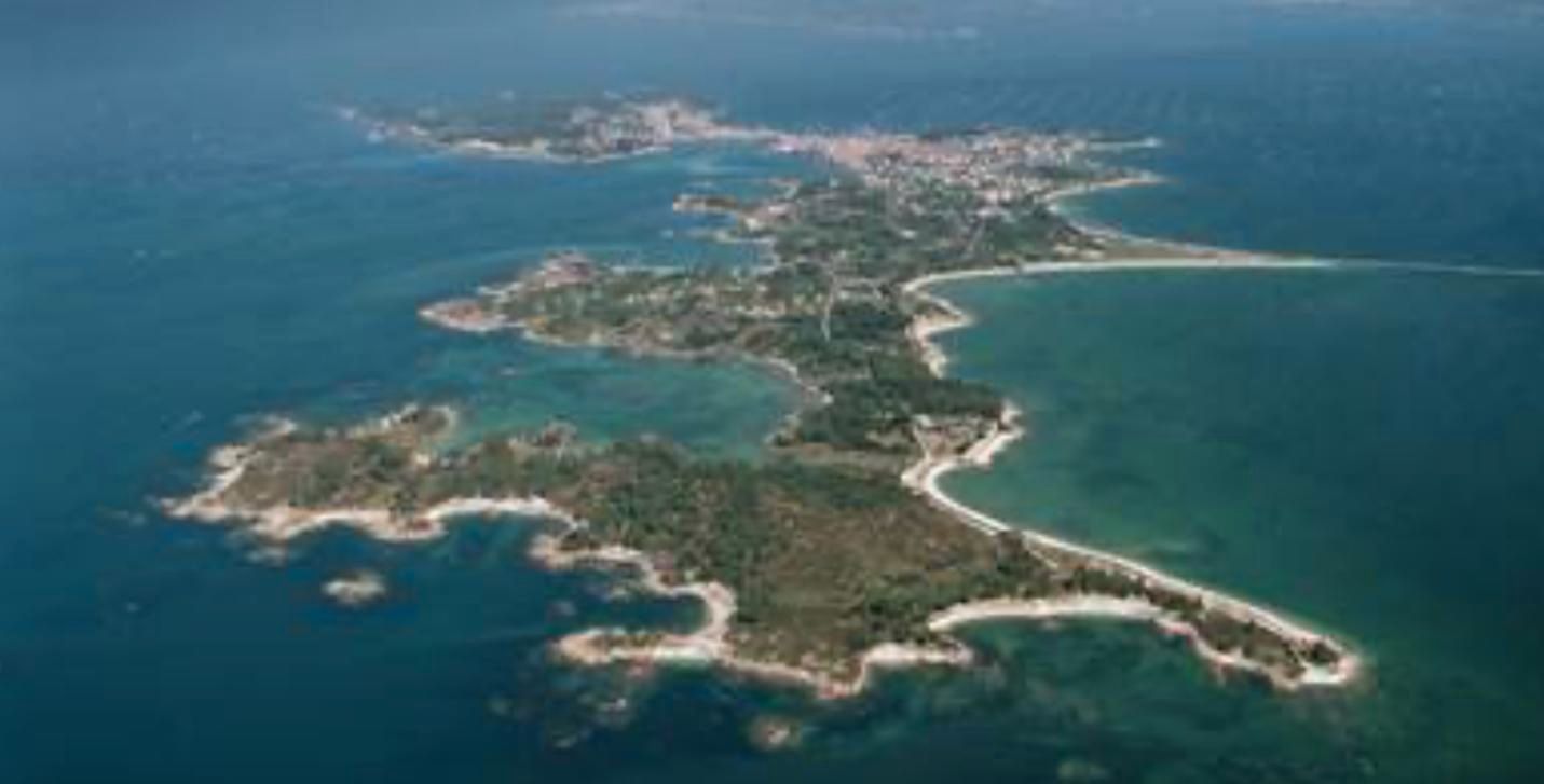 Exterior view of Flat for sale in A Illa de Arousa   with Terrace, Storage room and Furnished