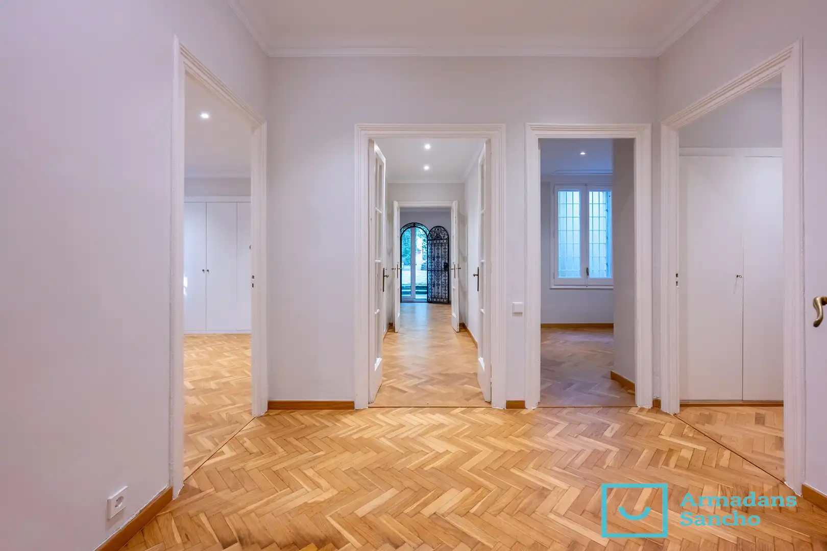 Ground floor for rent in Barcelona  with Private garden and Oven