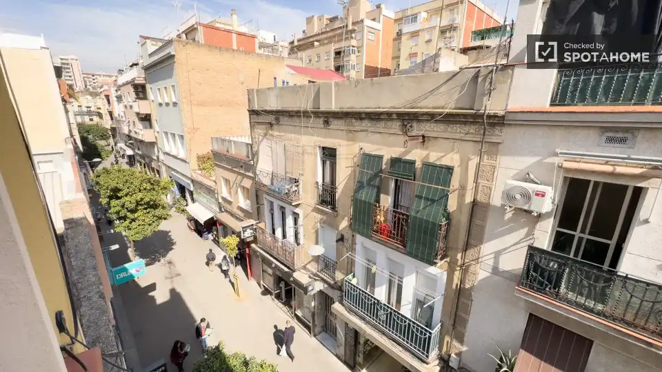 Exterior view of Flat for rent in L'Hospitalet de Llobregat  with Air Conditioner, Heating and Furnished