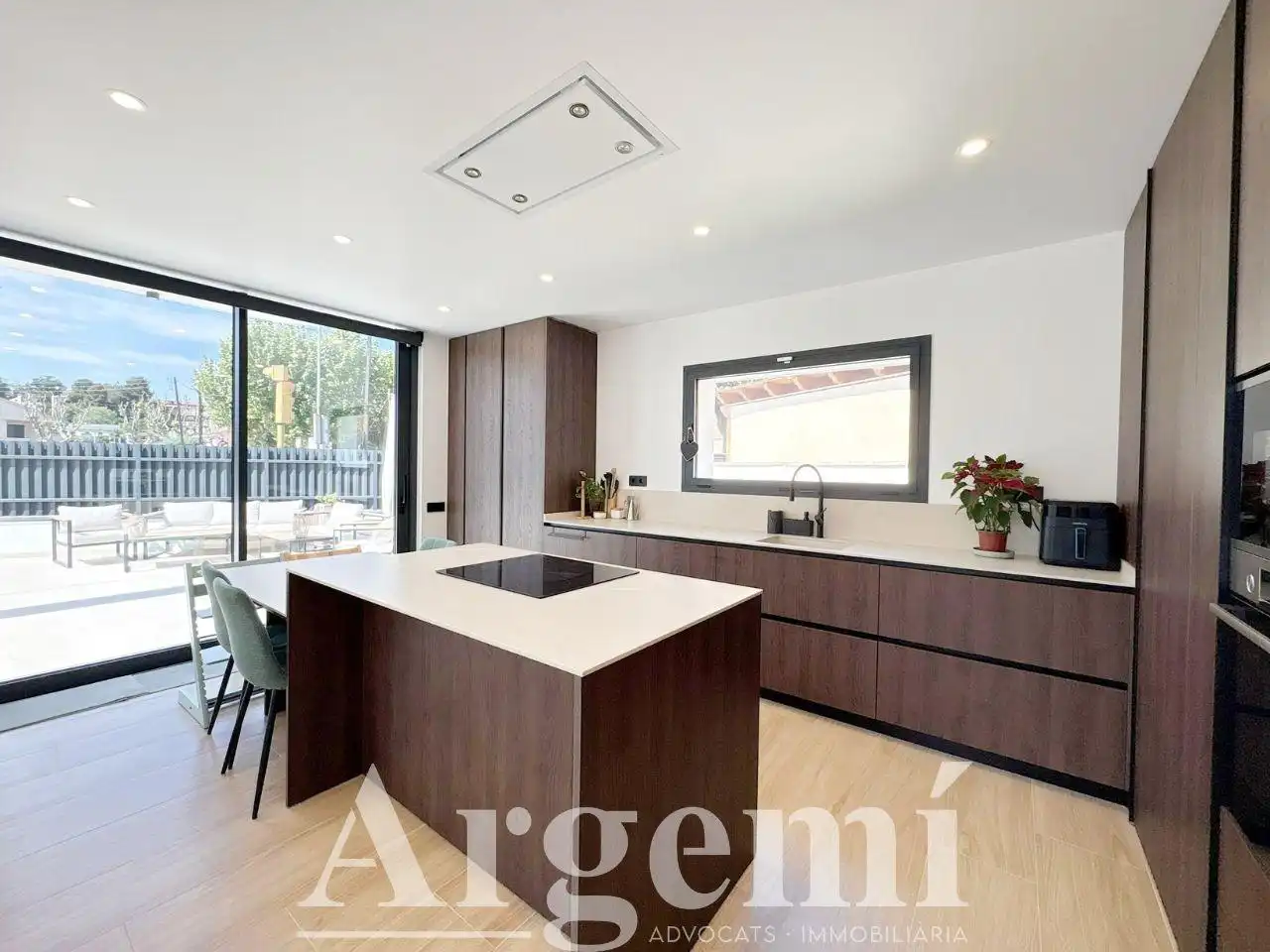 Cocina de Casa o chalet en venta en Santa Perpètua de Mogoda con Aire acondicionado, Jardín privado y Piscina