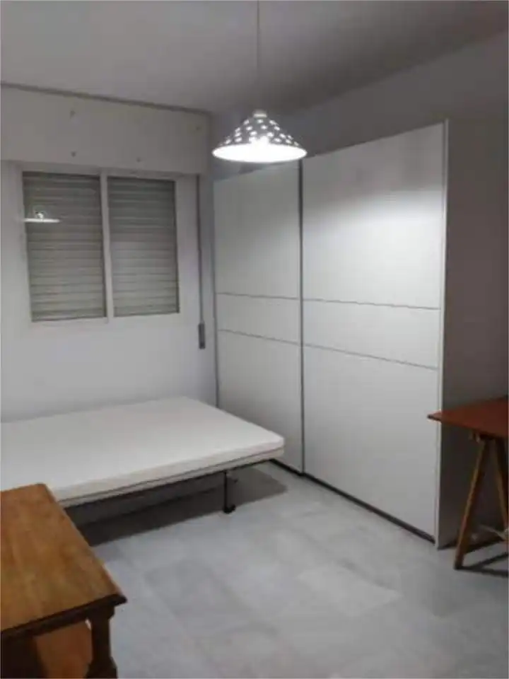 Habitación de Piso de alquiler en Sevilla con Amueblado y Piscina comunitaria