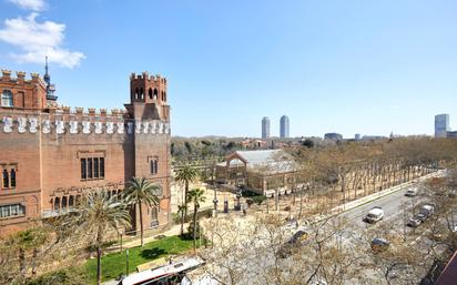 Vista exterior de Àtic en venda en  Barcelona Capital amb Calefacció, Terrassa i Traster