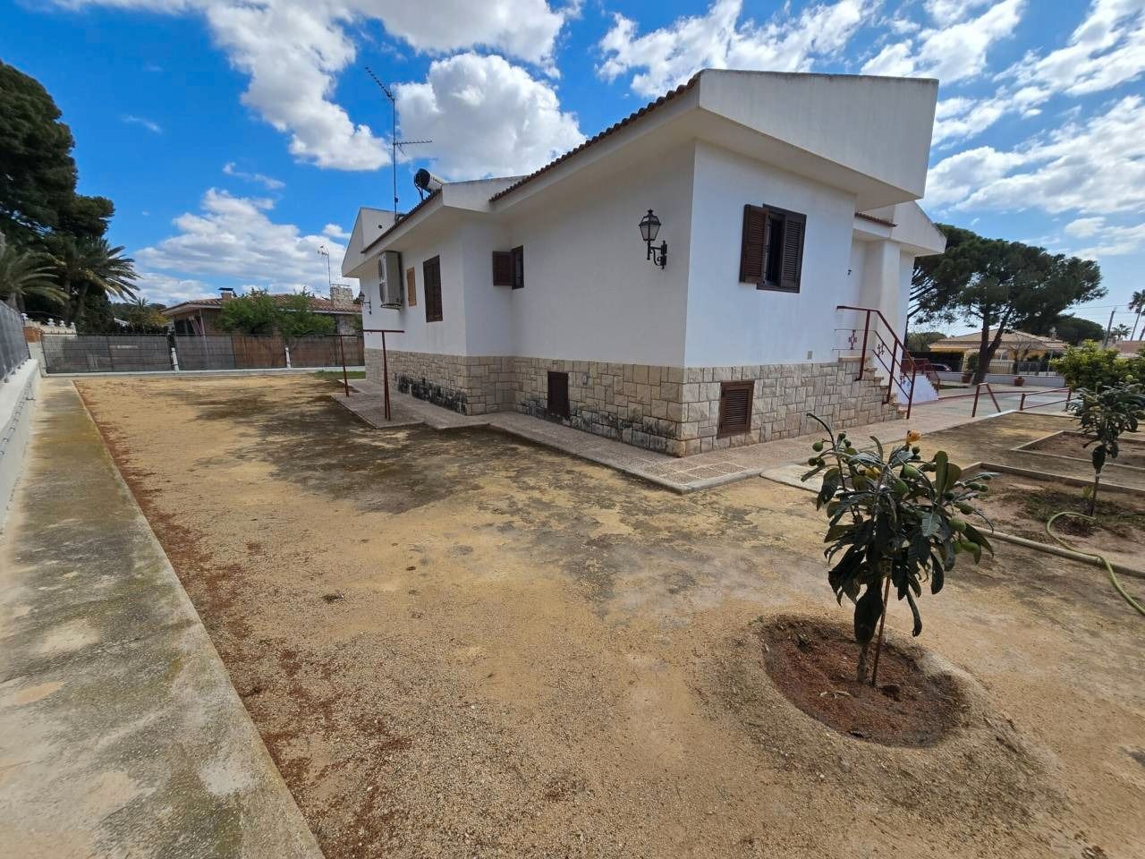 Exterior view of House or chalet for sale in San Vicente del Raspeig / Sant Vicent del Raspeig  with Air Conditioner, Private garden and Terrace