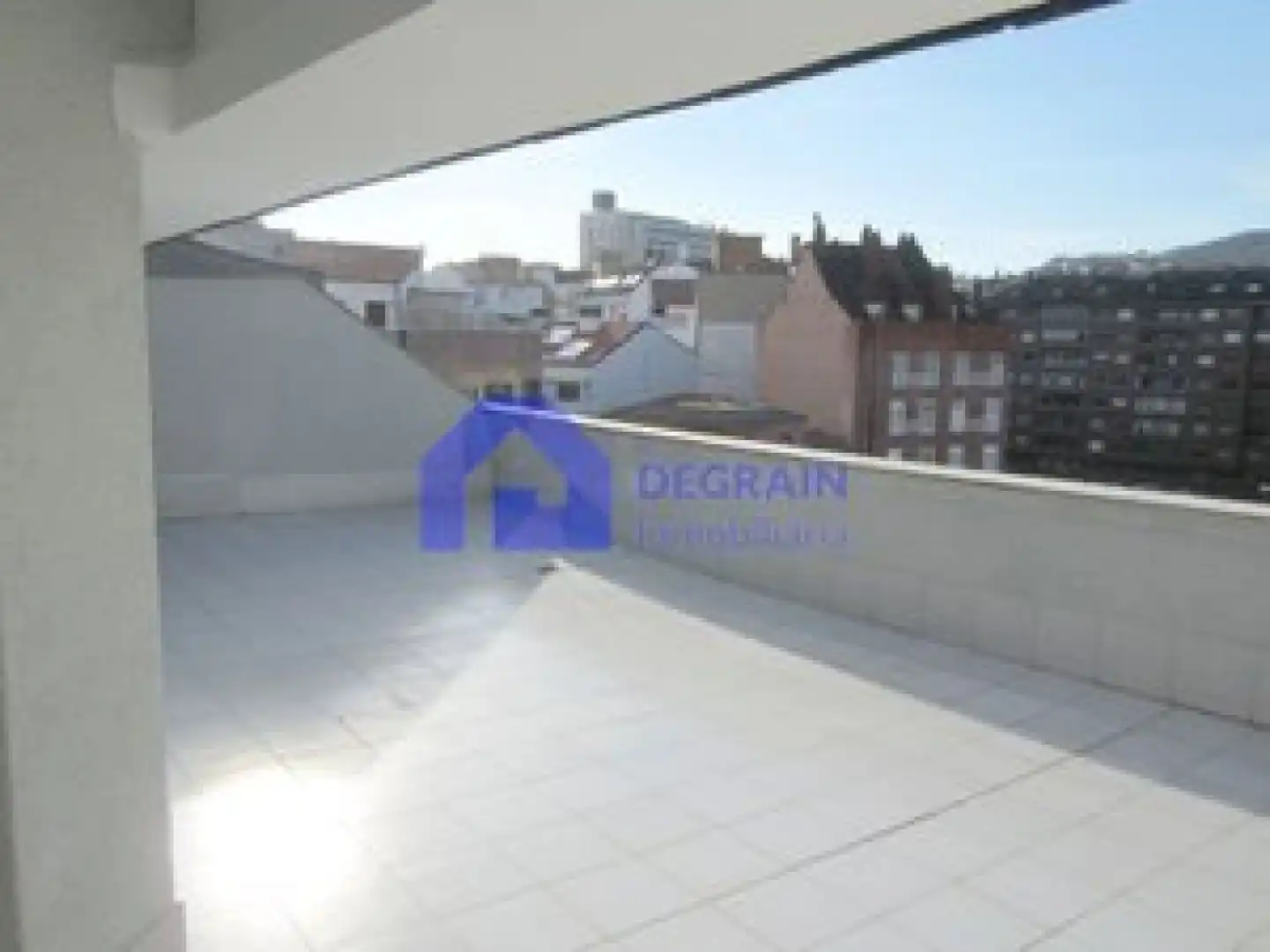 Terrassa de Àtic de lloguer en Oviedo  amb Terrassa i Moblat