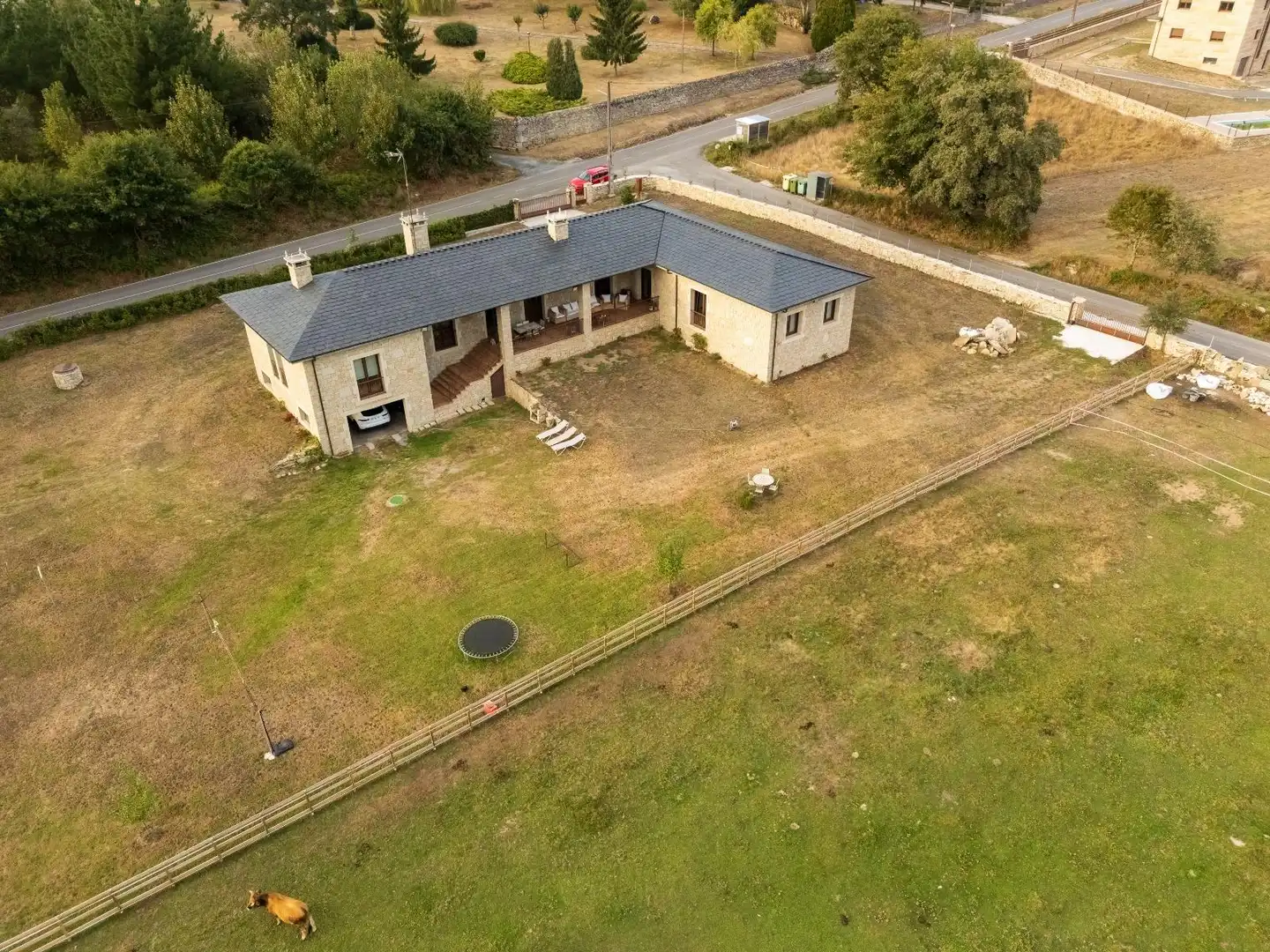 Houses for sale in Friol  with Heating, Private garden and Furnished