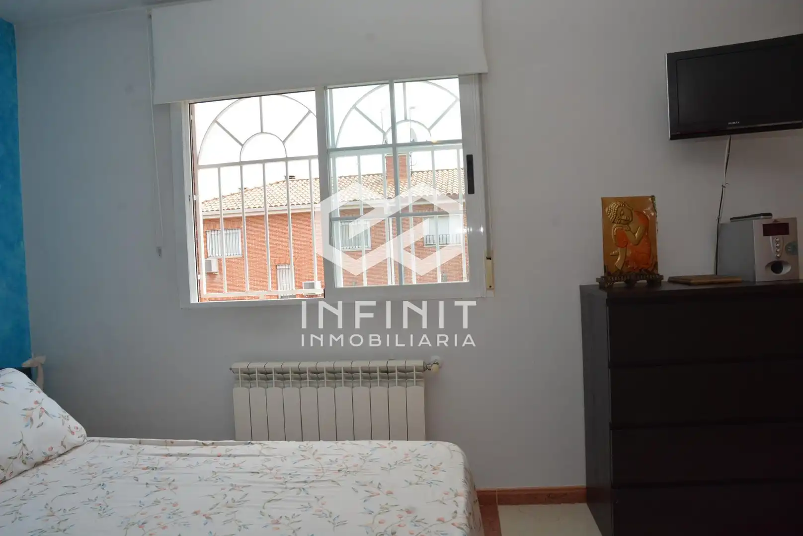 Dormitori de Casa adosada en venda en Torrejón del Rey amb Calefacció, Jardí privat i Terrassa