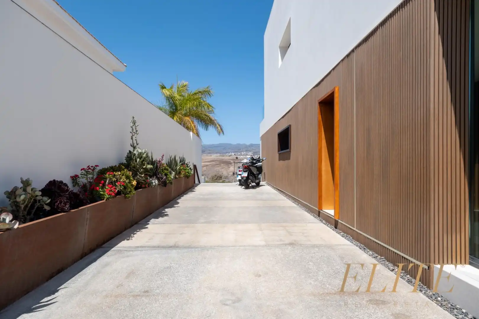 Vista exterior de Casa o chalet en venta en San Bartolomé de Tirajana con Aire acondicionado, Jardín privado y Terraza