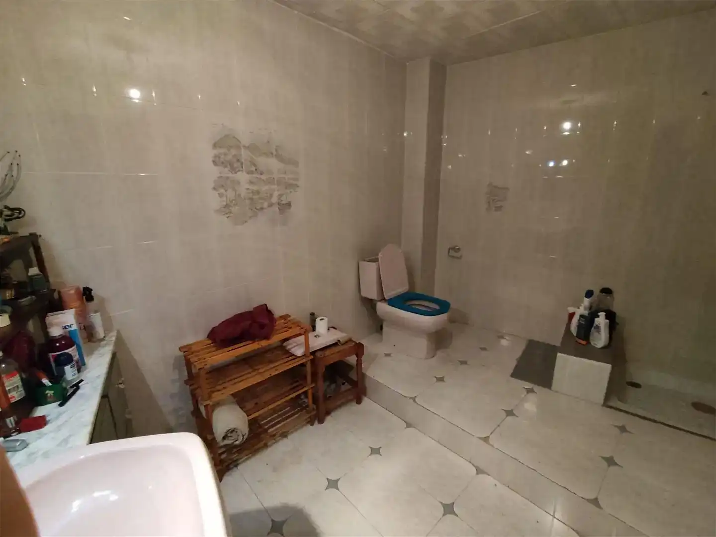 Bathroom of Detached homes for sale in Requena, Valencia