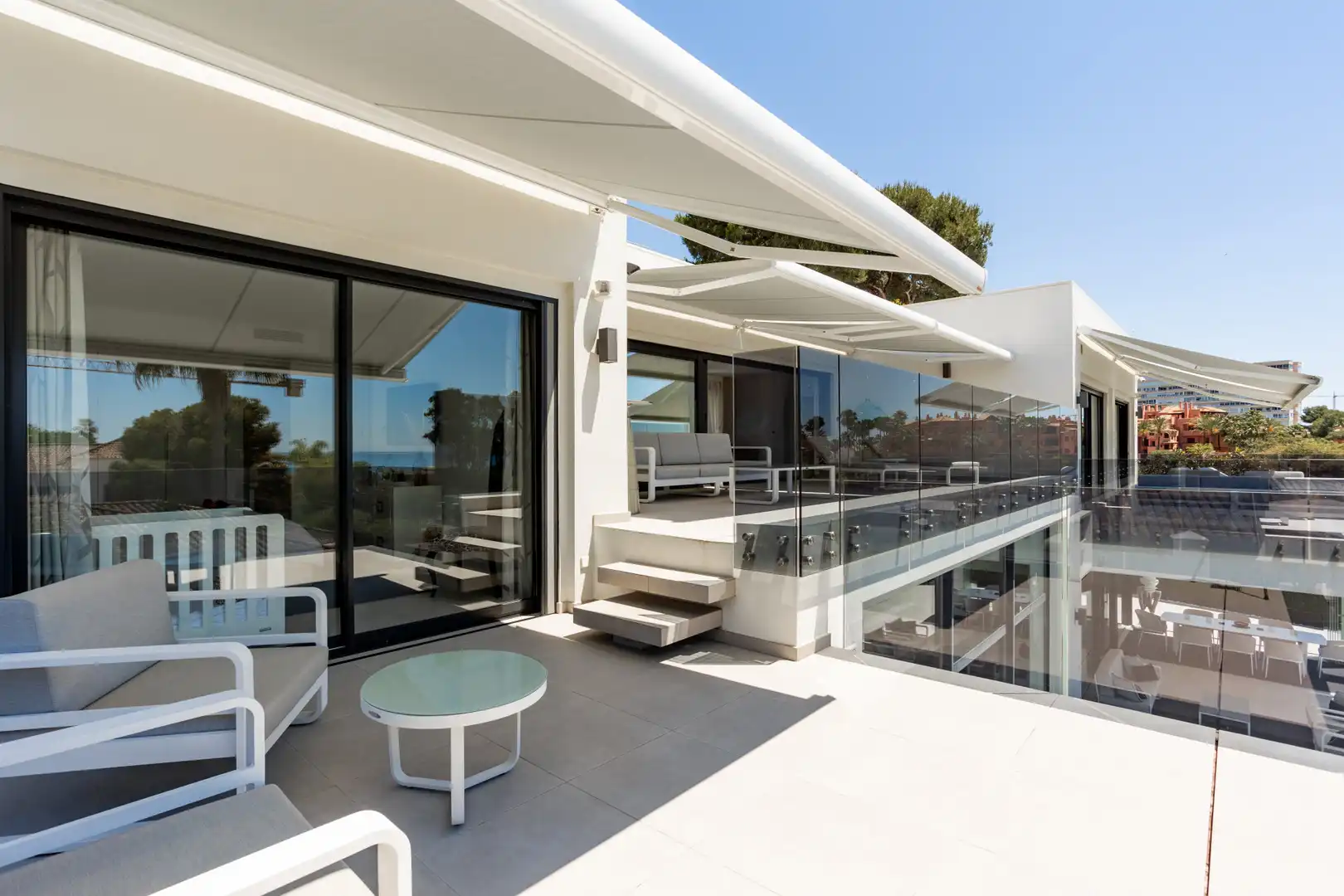 Terrassa de Casa o xalet en venda en Marbella amb Aire condicionat, Jardí privat i Terrassa