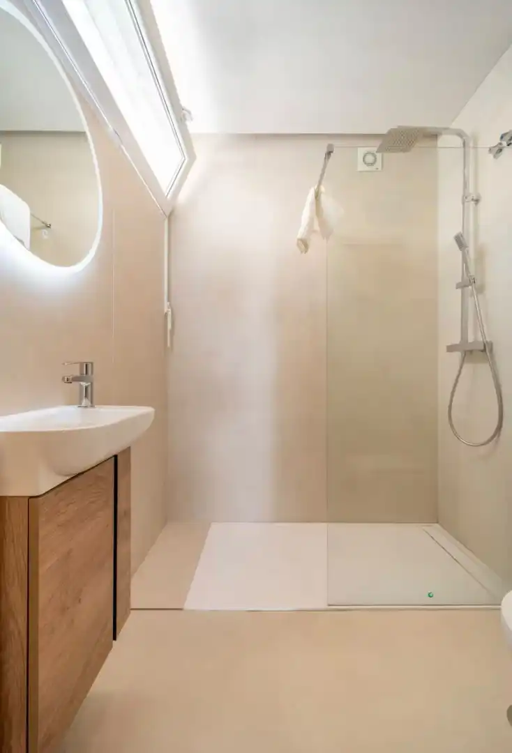 Bathroom of Attic for rent in Nueva Andalucía